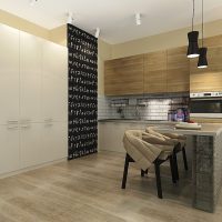 Tableau sur un mur de cuisine