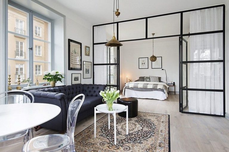 Zonage d'un studio avec une cloison de verre