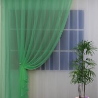 Tulle aérien couleur verdâtre