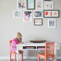 Dessins d'enfants dans des cadres minces