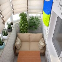 Canapé en bois avec des oreillers moelleux
