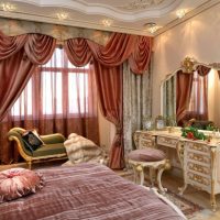 Dormitorio de mujeres en estilo antiguo