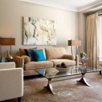 Accents turquoises à l'intérieur du salon