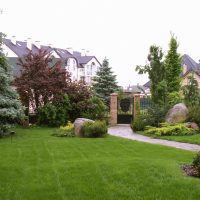 Aménagement paysager devant la maison