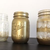 Bidons peints en argent