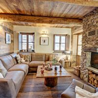Salon de style chalet alpin