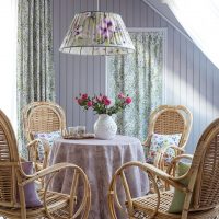 Coin repas avec meubles en rotin