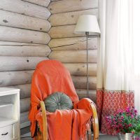 Rocking chair à l'intérieur d'une maison privée