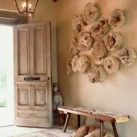 Décor en bois à l'intérieur du couloir d'une maison privée