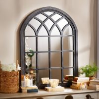 Miroir en forme de fenêtre avec cadre en bois
