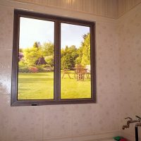Salle de bain avec fausse fenêtre