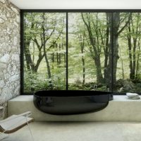 Papiers peints à l'intérieur de la salle de bain