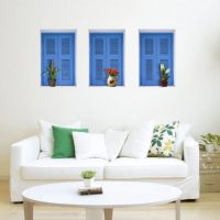 Décorer des niches sur un canapé dans le salon