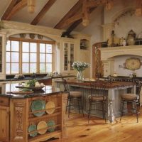 Imitation d'une cheminée à l'intérieur de la cuisine