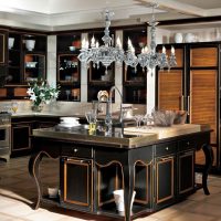 Mobilier italien avec des éléments sculptés