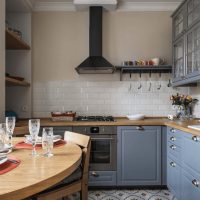 Coin cuisine avec un tablier blanc