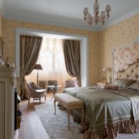 Papier peint à fleurs dans la conception de la chambre