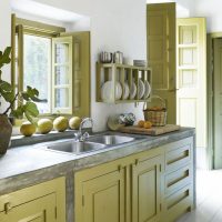Couleur olive à l'intérieur de la cuisine