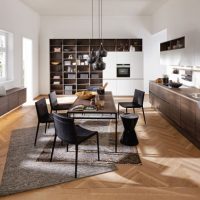 L'idée de design d'intérieur d'une cuisine spacieuse