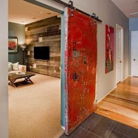 Portes coulissantes dans un couloir étroit