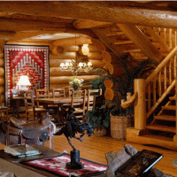 Interior de una casa de madera con escalera