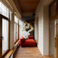 Papiers peints sur le mur d'un balcon isolé
