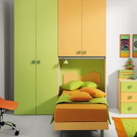 Interior de una habitación luminosa para niños en un estilo moderno.