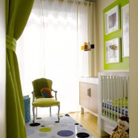 Cortina transparente en la habitación de los niños.