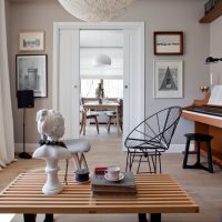 Décoration du salon avec une figurine en plâtre