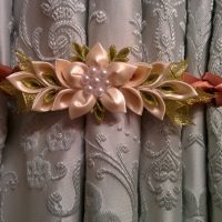 Pince à rideau en satin