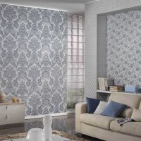 Trois types de papier peint à l'intérieur du salon