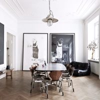Pinturas en el piso del salón