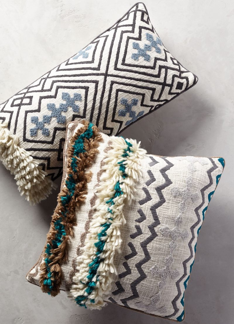Dos almohadas decorativas para el interior en estilo escandinavo.