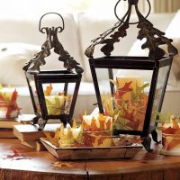 Decorar velas con hojas de otoño