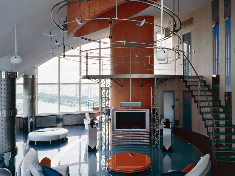 Interior moderno de apartamentos en estilo techno