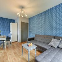 Papier peint bleu en relief