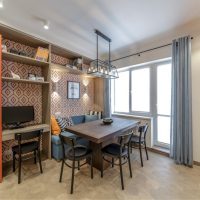 Conception de la salle à manger avec une table en bois.
