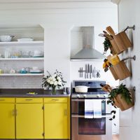 Couleur jaune dans la conception de la cuisine