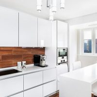 Cuisine blanche comme neige de planification directe