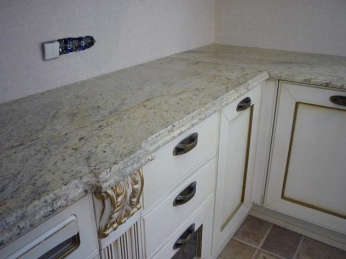 Carrelage pour les comptoirs de cuisine.