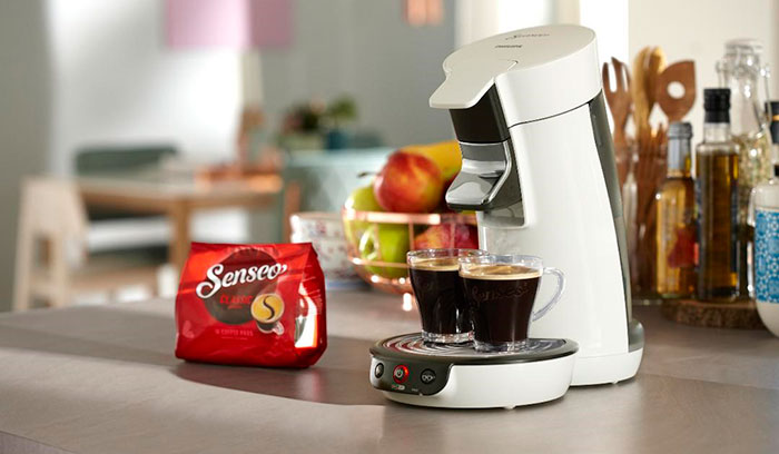 Hacer café en pastillas.