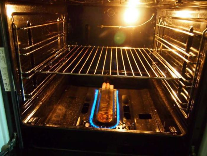 Buses dans une cuisinière à gaz.
