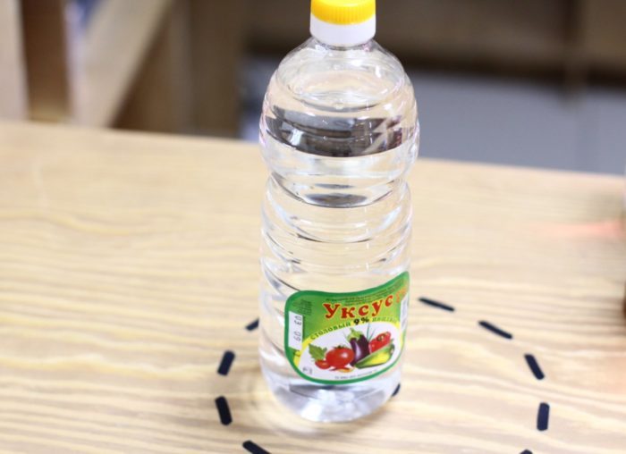 Vinaigre pour nettoyer le réfrigérateur.