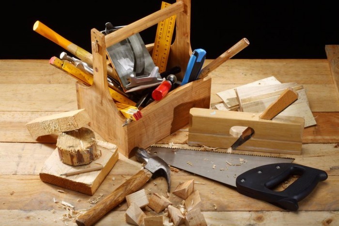 Outils pour la décoration de table.