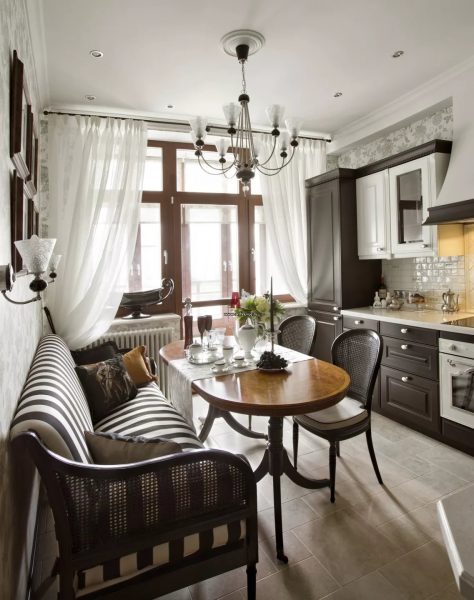 Dans le style classique, le rôle principal est joué par la solution compositionnelle. Dans la pièce, sélectionnez un objet autour duquel l’intérieur est construit.
